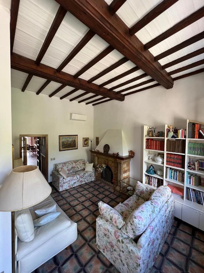 Casa Femi Apartment San Gimignano Bagian luar foto
